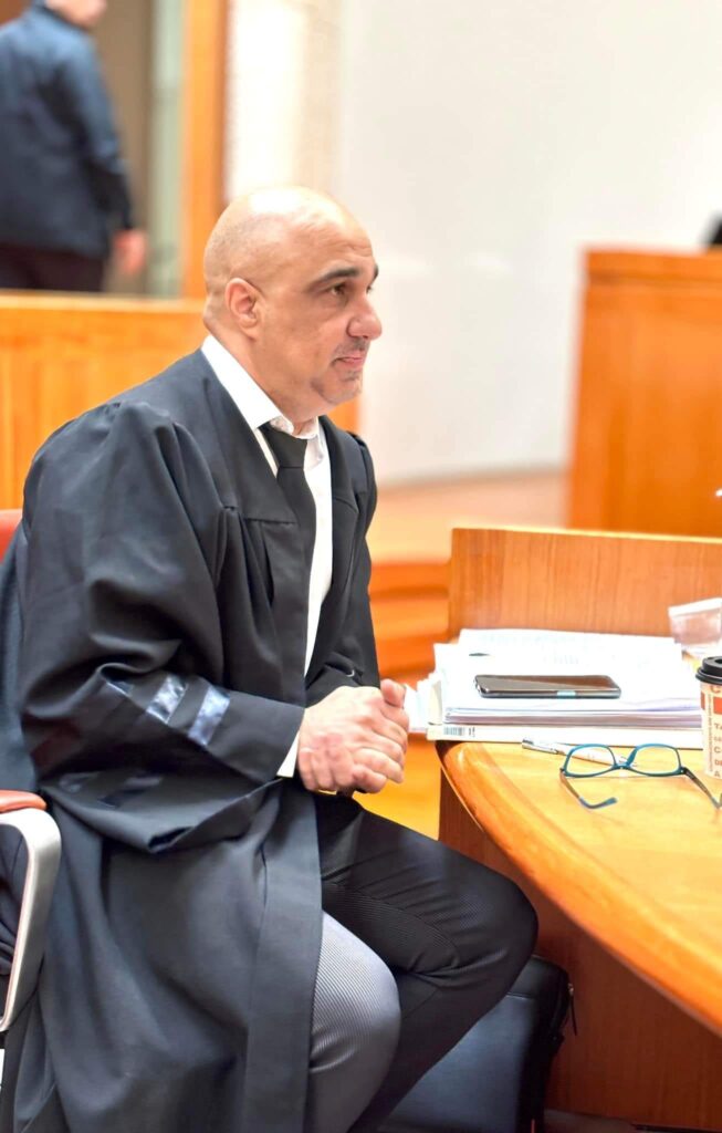 Picture Of The attorney yossi carmeli in court